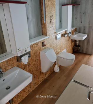 mit bodengleicher Panorama Dusche